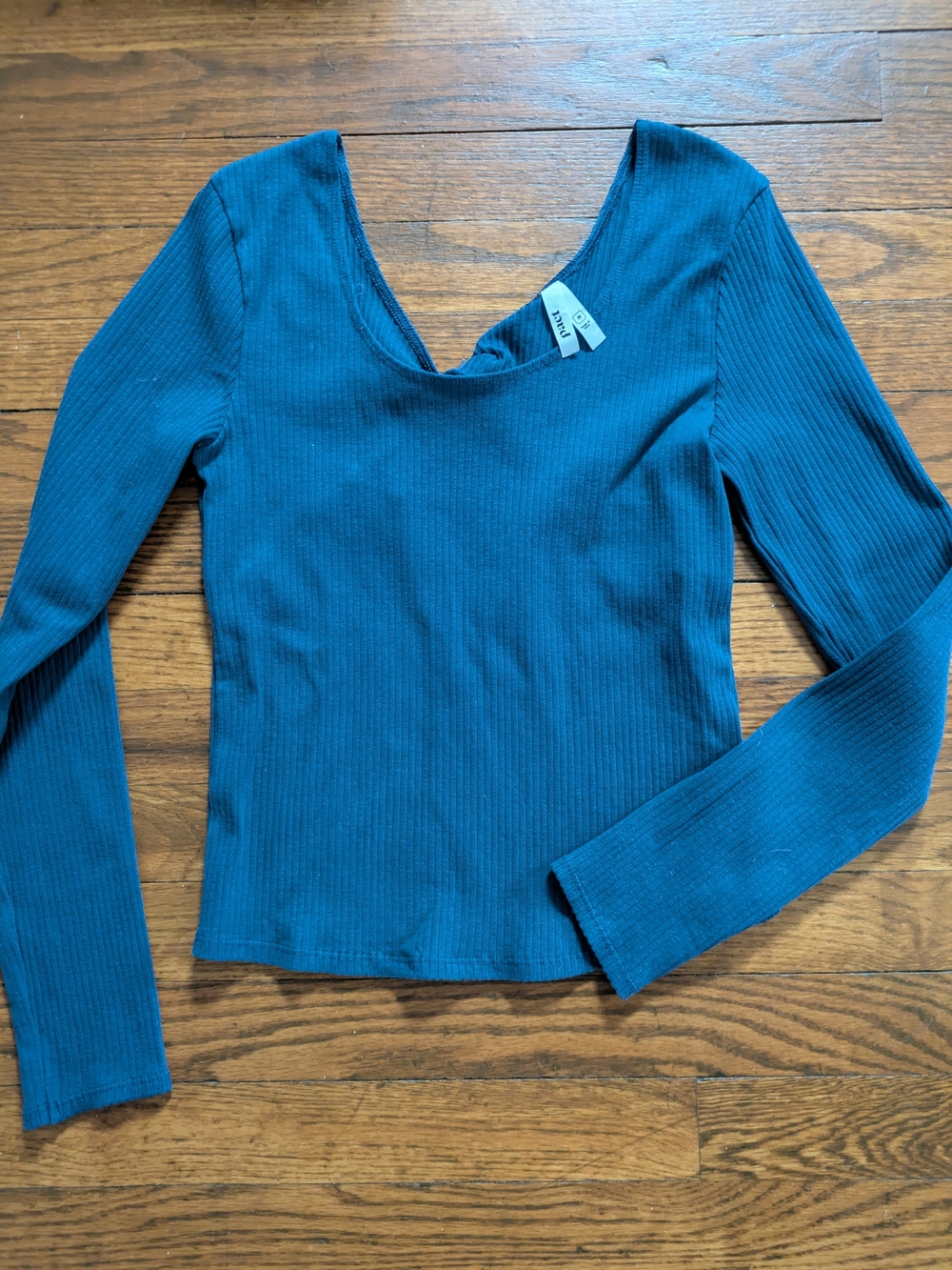 Pact Ribbed Twist Back Long-Sleeve Scoop Neck Top M